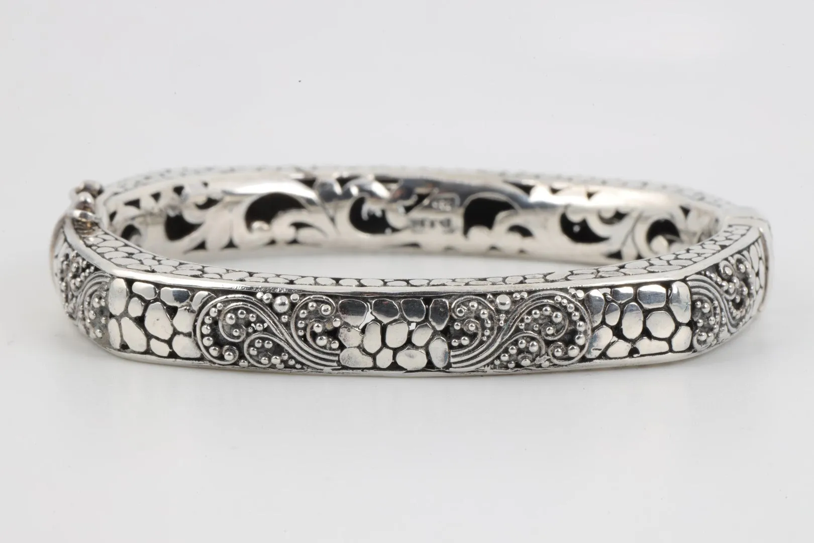 6.5" Sarda 925 Silver Square Bangle Bracelet (35.33g.)