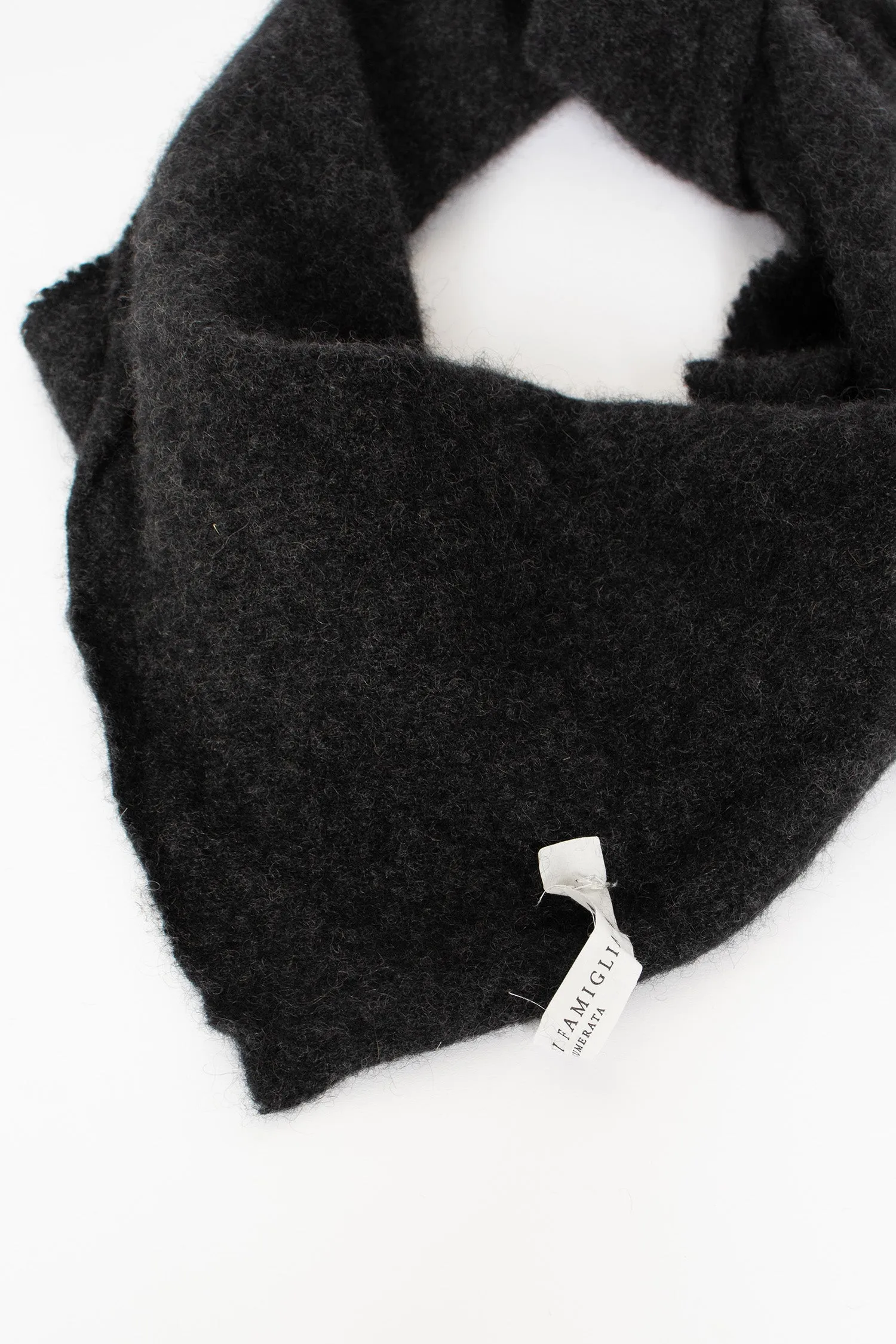 Luxurious Soft Cashmere Scout Scarf in Elegant Slate Gray