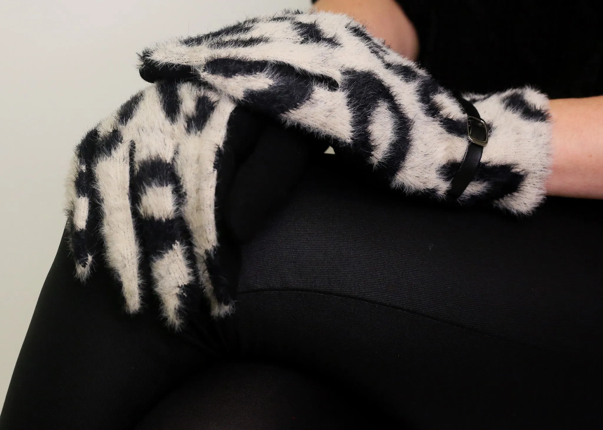 Faux Fur Animal Print Gloves - Beige