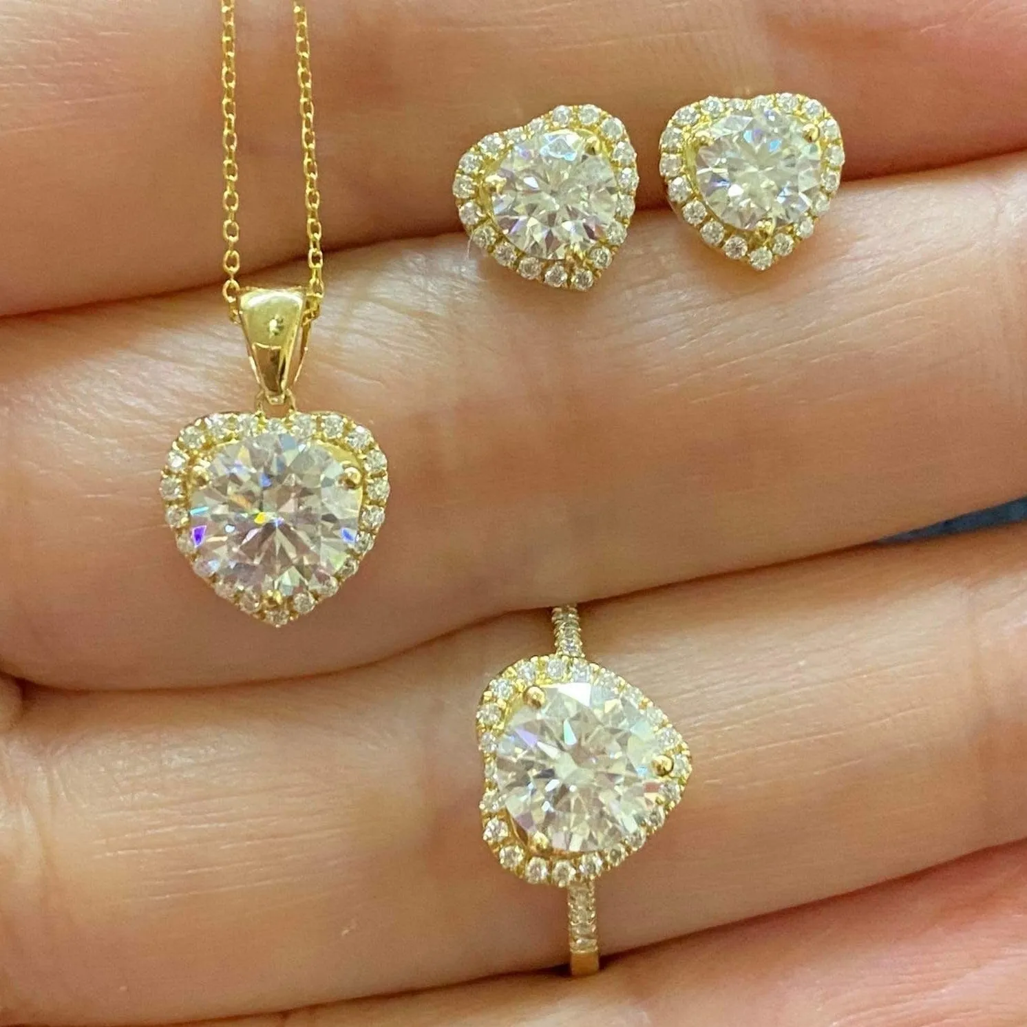 Heart Moissanite Halo Jewelry Set 18K Gold