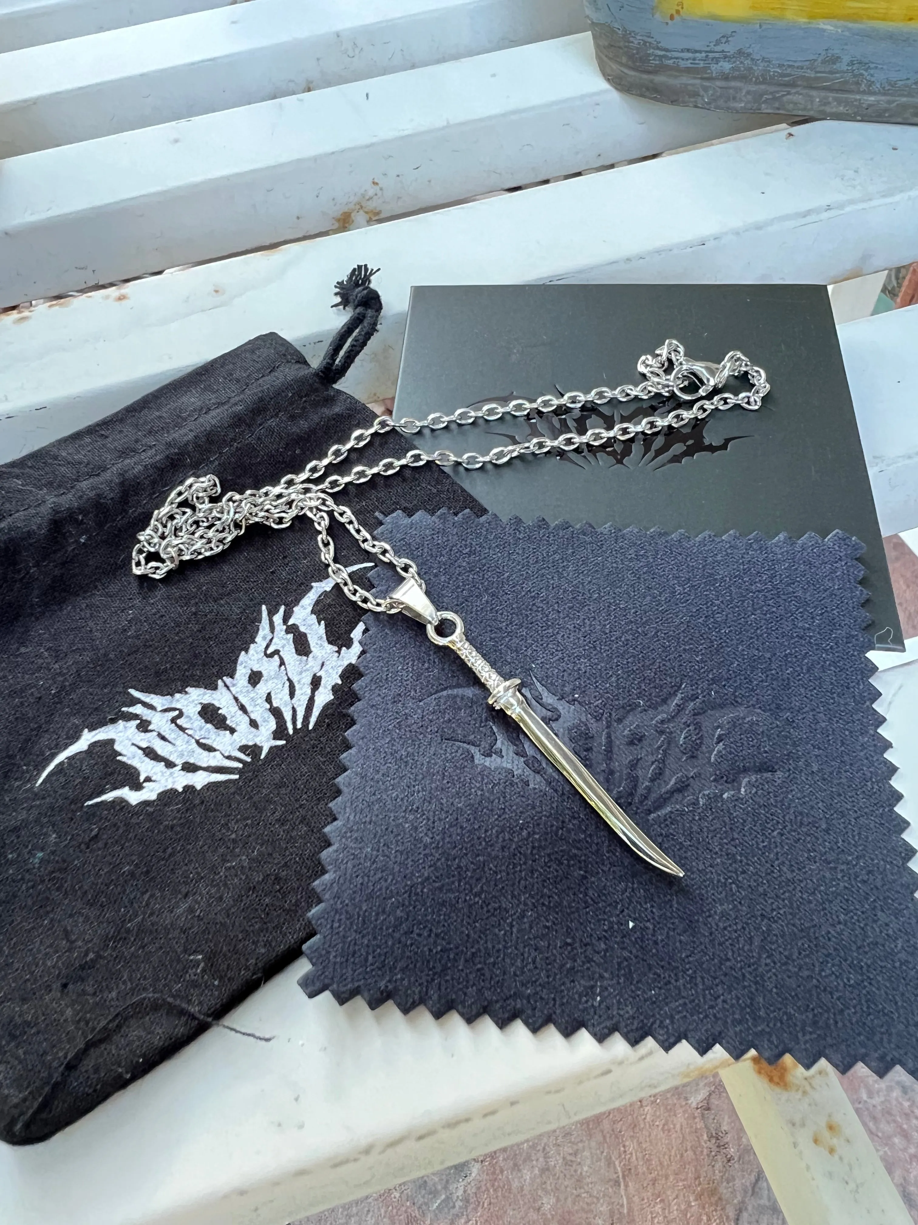 KATANA VAGABOND PENDANT