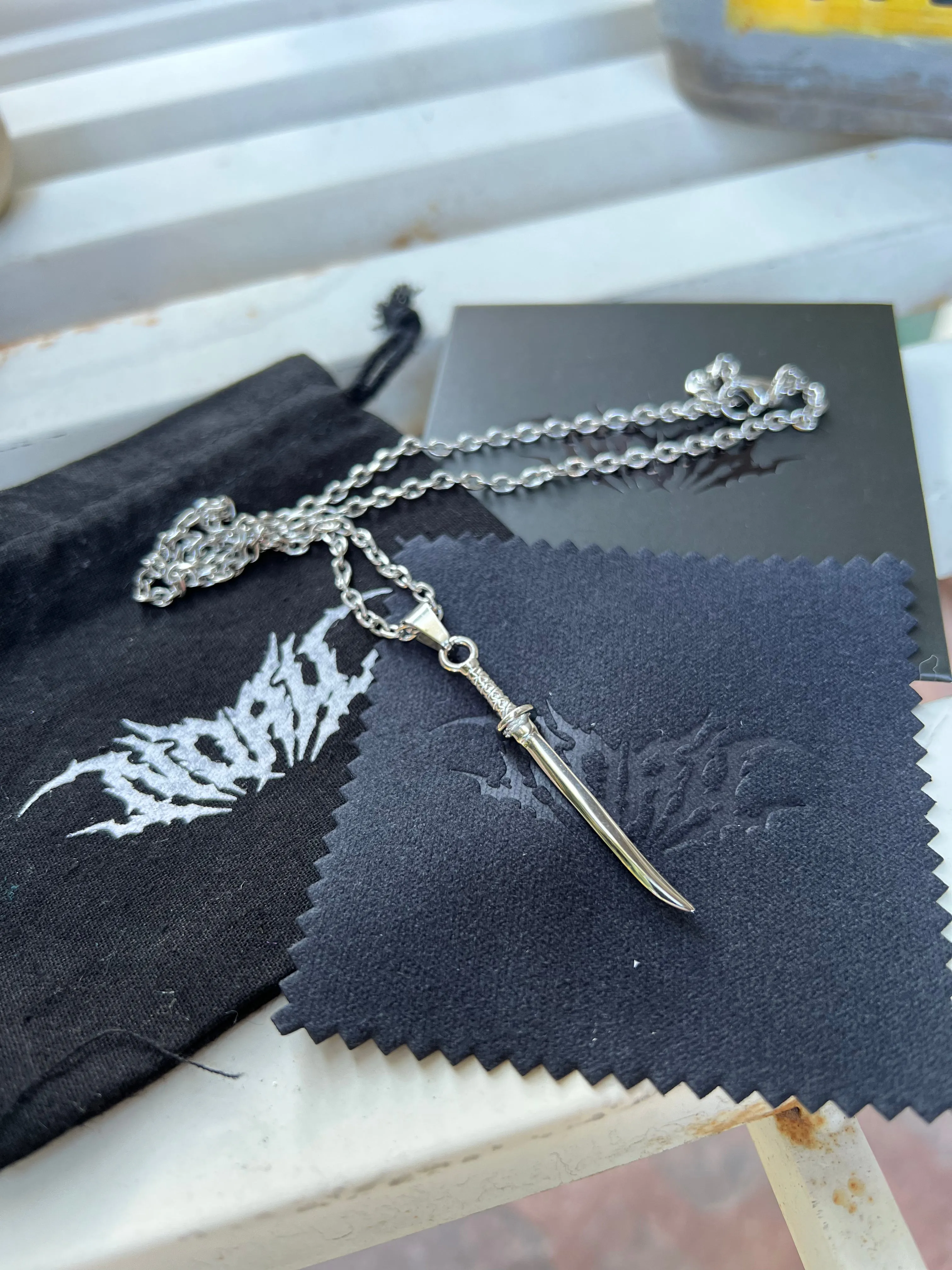 KATANA VAGABOND PENDANT