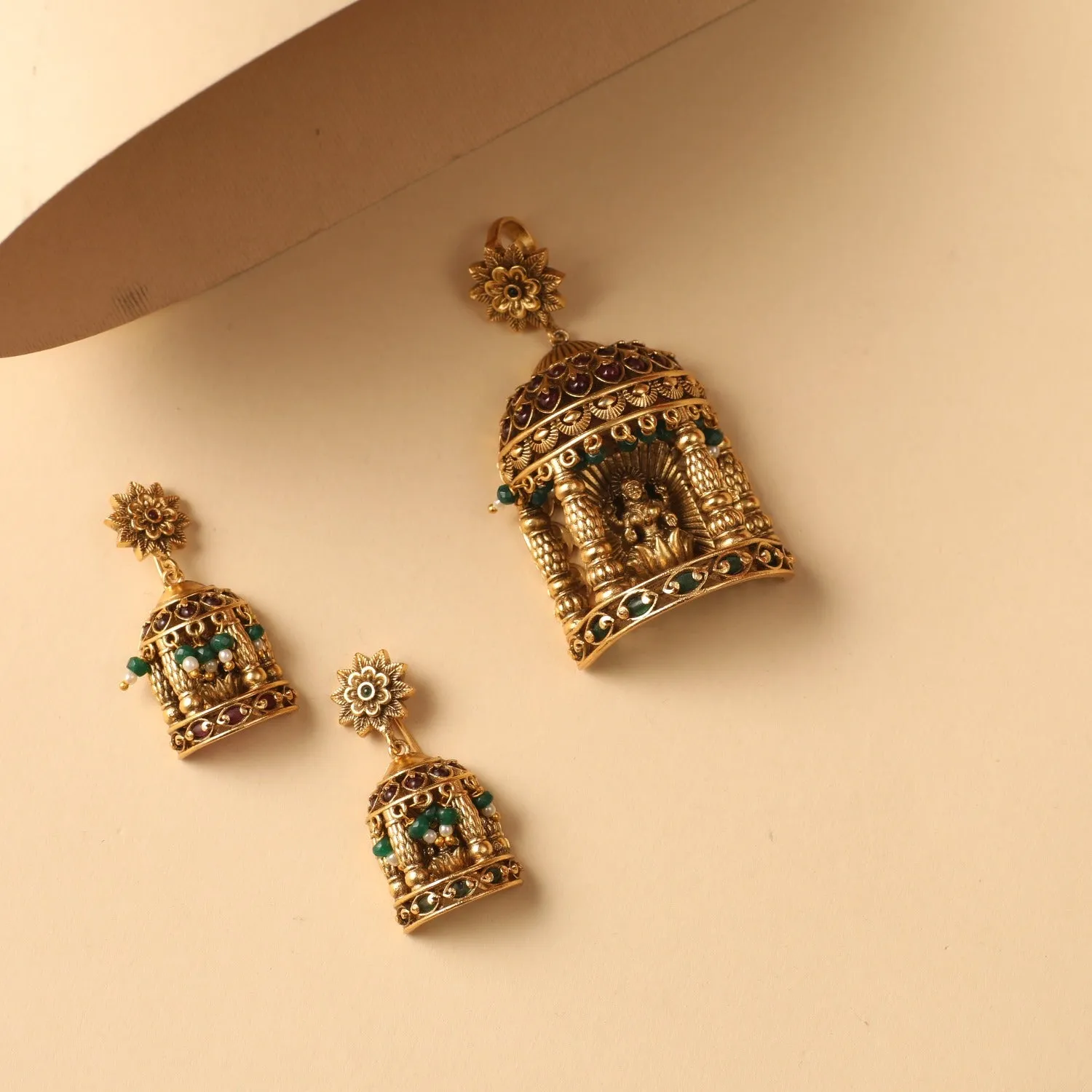 Pavaki Antique Temple Pendant Set